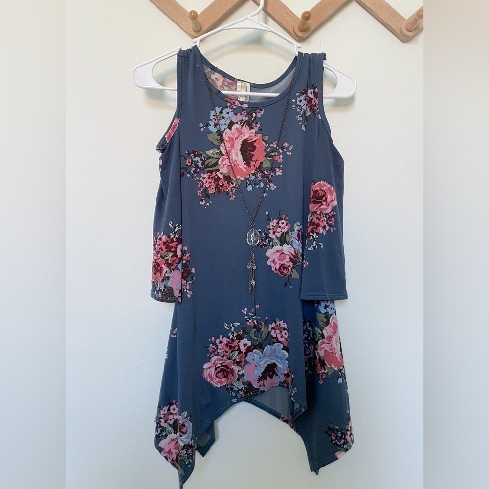 Women’s‎ Dusty Blue Large Floral Blouse